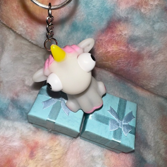 1 of a kind 🦄 ~ traveling unicorn! - Picture 5 of 6